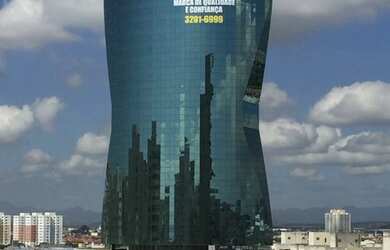 Imagem: O depósito possui 2 Vagas na garagem, 56m² de Área e está