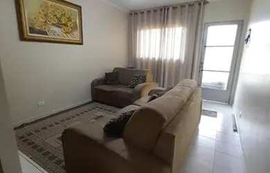 Imagem: A casa possui 2 Dormitórios, 2 Banheiros, 2 Vagas na garagem