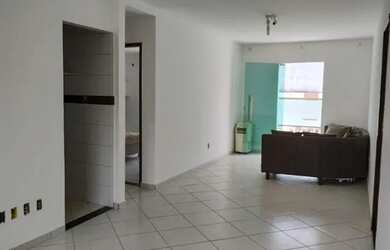 Imagem: A casa em condomínio possui 3 Dormitórios, 2 Banheiros, 3