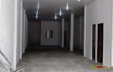 Imagem: O depósito possui 1 Vaga na garagem, 300m² de Área e está