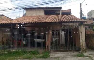 Imagem: A casa possui 2 Dormitórios, 1 Banheiro, 1 Vaga na garagem