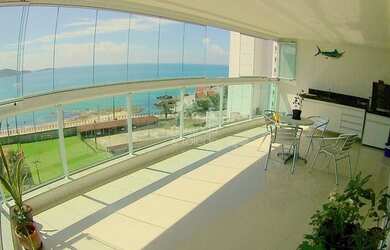 Imagem: O apartamento possui 3 Dormitórios, 4 Banheiros, 2 Vagas na