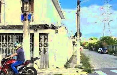 Imagem: A casa possui 4 Dormitórios, 2 Banheiros, 1 Vaga na garagem