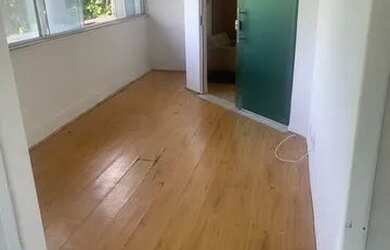 Imagem: O depósito possui 1 Vaga na garagem, 63m² de Área e está