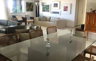 Imagem: O apartamento possui 4 Dormitórios, 5 Banheiros, 4 Vagas na