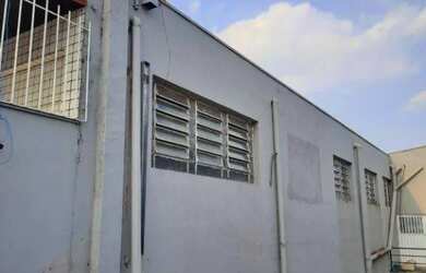 Imagem: O depósito possui 1.300m² de Área e está localizado em