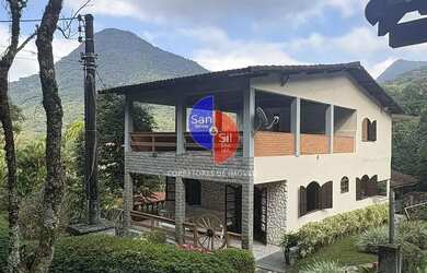 Imagem: A casa em condomínio possui 4 Dormitórios, 3 Banheiros, 204m²