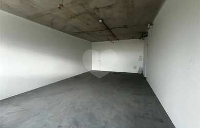 Imagem: O depósito possui 1 Vaga na garagem, 58m² de Área e está