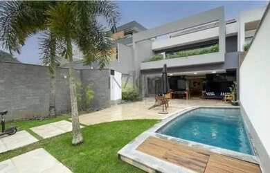 Imagem: A casa em condomínio possui 4 Dormitórios, 5 Banheiros, 3