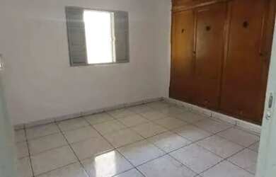 Imagem: A casa possui 4 Dormitórios, 2 Banheiros, 125m² de Área e