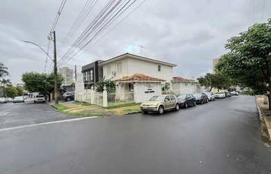 Imagem: O depósito possui 3 Vagas na garagem, 313m² de Área e está