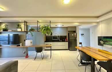 Imagem: O apartamento possui 3 Dormitórios, 1 Banheiro, 1 Vaga na garagem