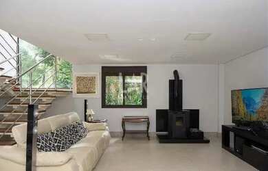 Imagem: A casa em condomínio possui 4 Dormitórios, 5 Banheiros, 4