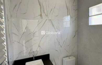 Imagem 15: Casa em Montes Claros, no bairro Ibituruna, à venda