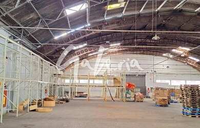 Imagem: O depósito possui 5 Vagas na garagem e 2082m² de Área e está