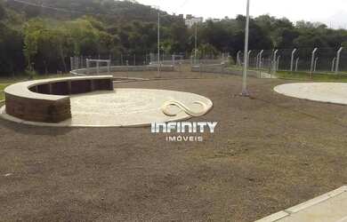 Imagem: O terreno possui 357m² de Área e está localizado em Dom