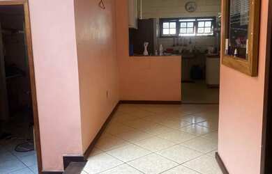 Imagem 3: Vendo casa no mato alto. Piscina, Churrasqueira, VarandaeÁrea de serviço