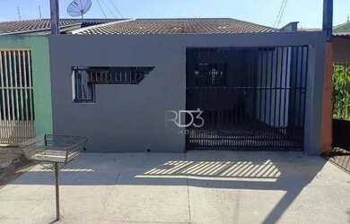 Imagem: A casa possui 2 Dormitórios, 2 Banheiros, 2 Vagas na garagem