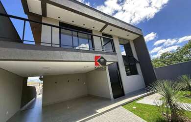 Imagem: A casa possui 3 Dormitórios, 4 Banheiros, 4 Vagas na garagem