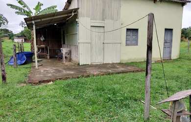 Imagem: A casa possui 1 Dormitório, 1 Banheiro, 1 Vaga na garagem e