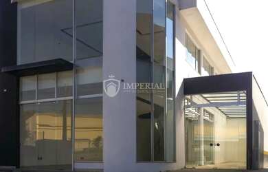 Imagem: O depósito possui 5 Vagas na garagem, 250m² de Área e está