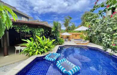 Imagem: A casa em condomínio possui 5 Dormitórios, 5 Banheiros, 3