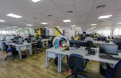 Imagem: O depósito possui 5 Vagas na garagem, 576m² de Área, Imóvel