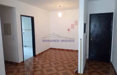 Imagem: O apartamento possui 3 Dormitórios, 1 Banheiro, 1 Vaga na garagem