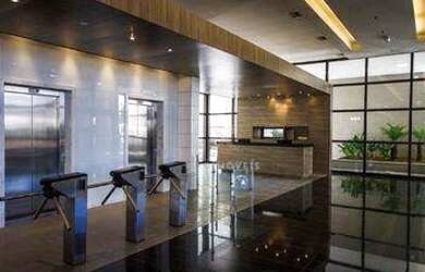 Imagem: O depósito possui 3 Vagas na garagem e 100m² de Área e está