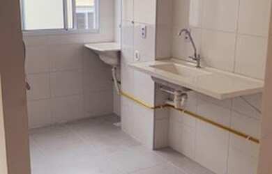 Imagem: O apartamento possui 2 Dormitórios, 1 Banheiro, 1 Vaga na garagem