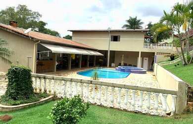 Imagem: A chácara possui 4.200m² de Área e está localizado em Fazenda