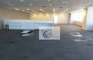 Imagem: O depósito possui 5 Vagas na garagem, 1.865m² de Área e