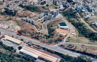Imagem: O terreno possui 31000m² de Área e está localizado em Buritis