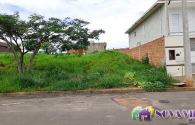 Imagem: O terreno possui 300m² de Área e está localizado em Vila