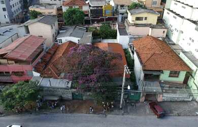 Imagem: O terreno possui 737m² de Área e está localizado em Prado