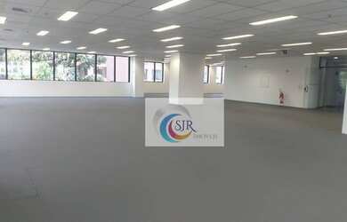 Imagem: O depósito possui 5 Vagas na garagem, 608m² de Área e está