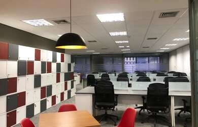 Imagem: O depósito possui 5 Vagas na garagem, 400m² de Área, Imóvel