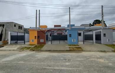 Imagem: A casa possui 2 Dormitórios, 1 Banheiro, 1 Vaga na garagem