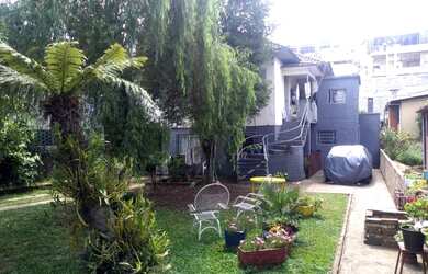 Imagem: A casa possui 5 Dormitórios, 2 Banheiros, 307m² de Área e