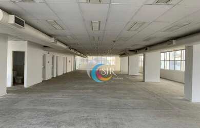 Imagem: O depósito possui 5 Vagas na garagem, 450m² de Área e está