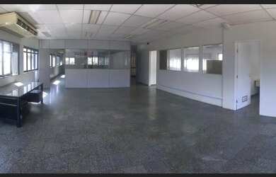 Imagem: O depósito possui 2 Vagas na garagem, 125m² de Área e está