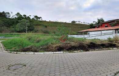 Imagem: O terreno possui 308m² de Área e está localizado em Balneário