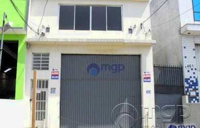 Imagem: O depósito possui 3 Vagas na garagem e 272m² de Área e está