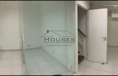 Imagem: O depósito possui 1 Vaga na garagem, 96m² de Área e está