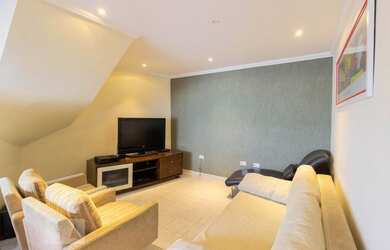 Imagem: A casa em condomínio possui 3 Dormitórios, 2 Banheiros, 2