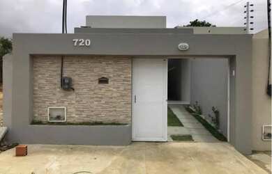 Imagem: A casa possui 3 Dormitórios, 1 Banheiro, 1 Vaga na garagem