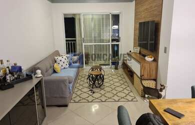 Imagem: O apartamento possui 3 Dormitórios, 1 Banheiro, 2 Vagas na