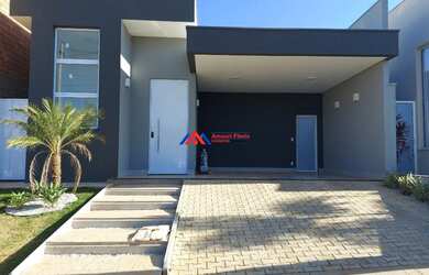 Imagem: A casa em condomínio possui 3 Dormitórios, 2 Banheiros, 4