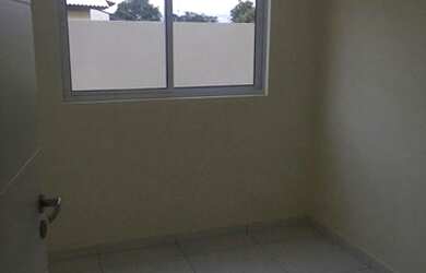 Imagem: O apartamento possui 3 Dormitórios, 1 Banheiro, 2 Vagas na