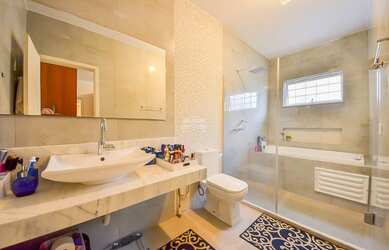 Imagem 9: Casa para venda tem 208 metros quadrados com 4 quartos em Seminário -...